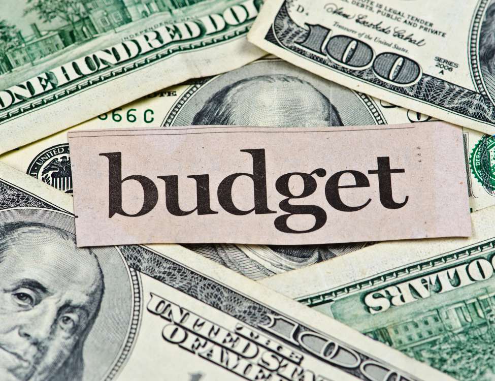 Kiểm soát ngân sách & xử lý phát sinh