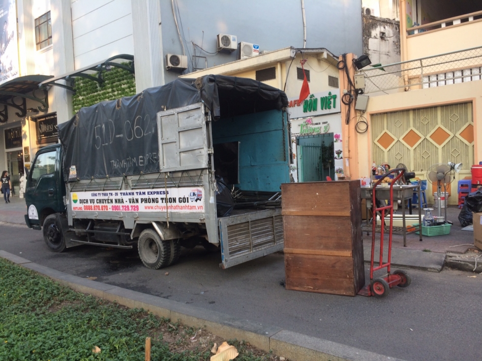 Dịch vụ chuyển nhà trọn gói quận Bình Tân giá rẻ cùng Thành Tâm Epress.