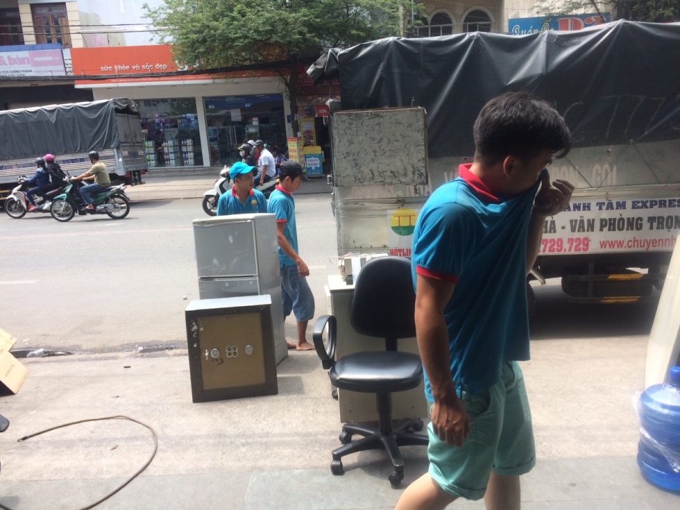 Dịch vụ chuyển nhà trọn gói quận 9 chuyên nghiệp cùng Thành Tâm Expres