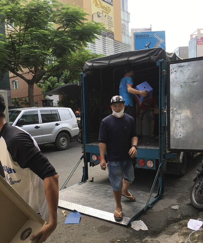 Dịch vụ thuê xe taxi tải trọn gói giá rẻ TPHCM tại Thành Tâm Express