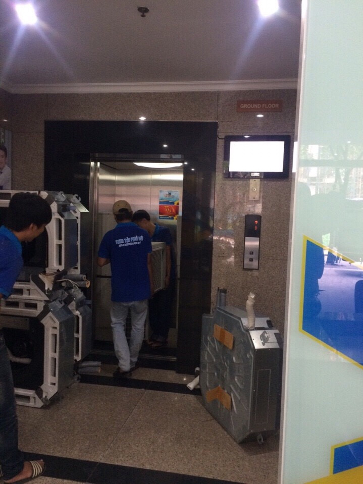 Đội ngũ nhân viên phục vụ dịch vụ chuyển nhà trọn gói giá rẻ Thành Tâm