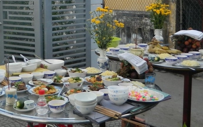 Mâm lễ vật cúng tháng cô hồn gồm có 