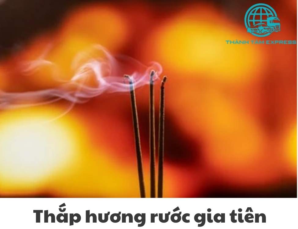Thắp hương rước vong linh gia tiên