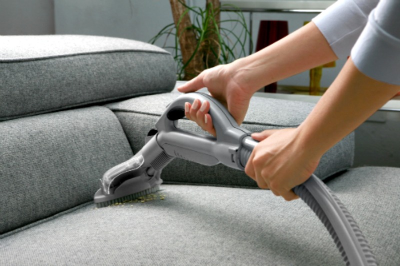 Mẹo nhỏ vệ sinh ghế sofa hiệu quả bất ngờ