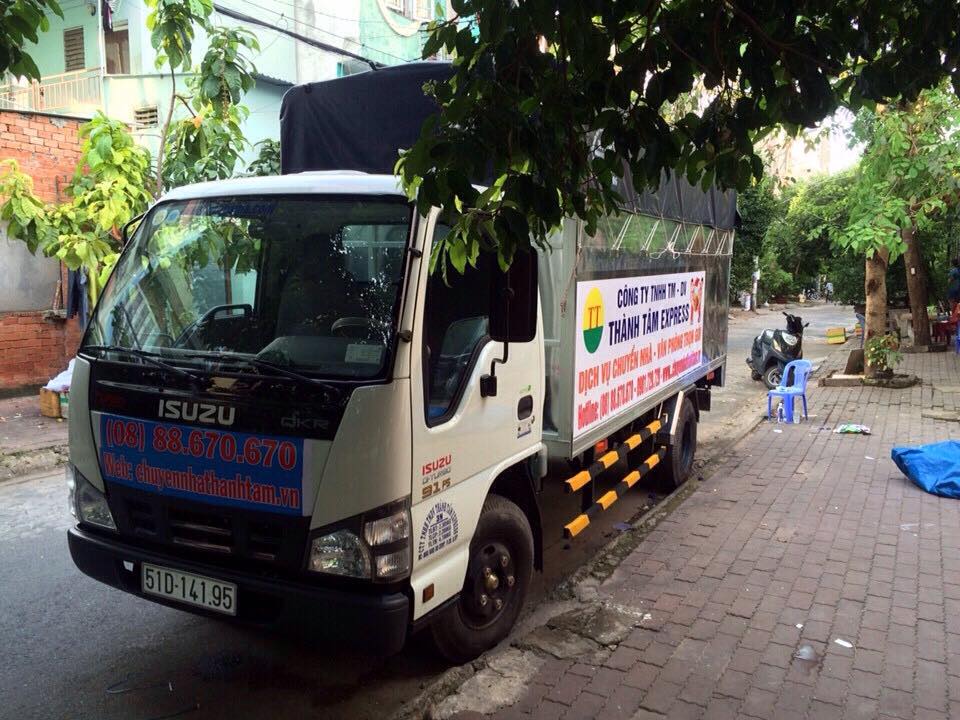 Xe tải cung cấp dịch vụ chuyển văn phòng công ty Thành Tâm